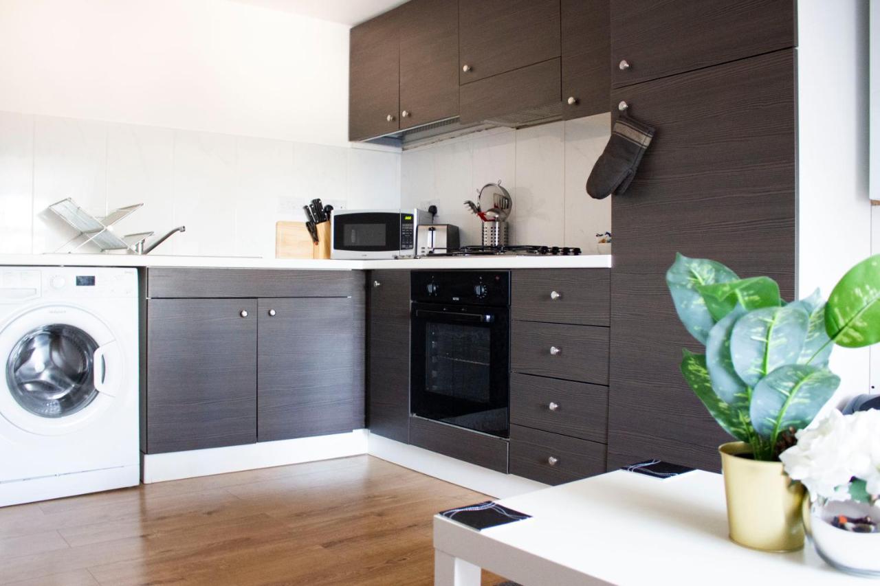 Town Centre Apartment With Free Parking لاوْبرو المظهر الخارجي الصورة